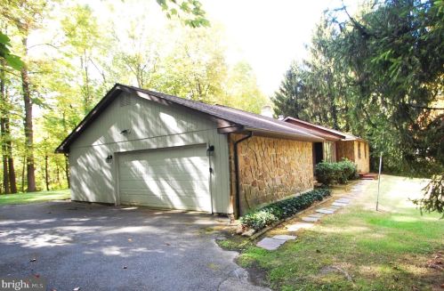 628 Belgian Dr, Bear, DE 19701-2206