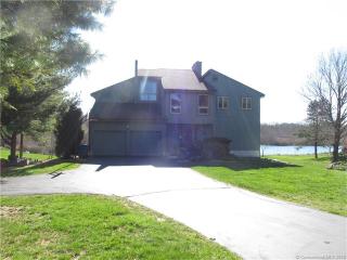 46 Twin Lakes Dr, Waterford, CT 06385-4112