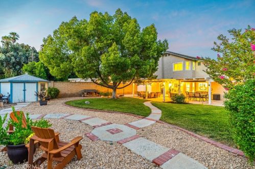 25519 Newcastle Ct, Santa Clarita, CA 91350-3032