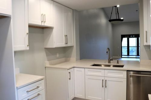 3082 Landmark Blvd, Palm Harbor, FL 34684-5046