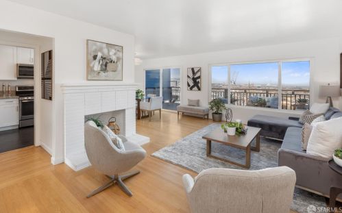 138 Bridgeview Dr, San Francisco, CA 94124-2231