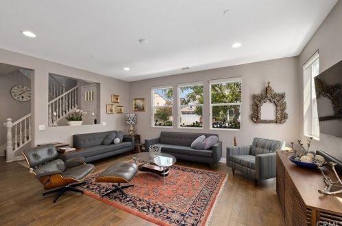 216 Compass, Irvine CA  92618-1154 exterior