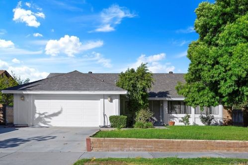 2727 Myers St, Riverside, CA 92503-6218