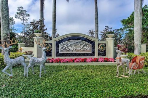 2216 Buckingham Ln, Naples FL  34112-5415 exterior