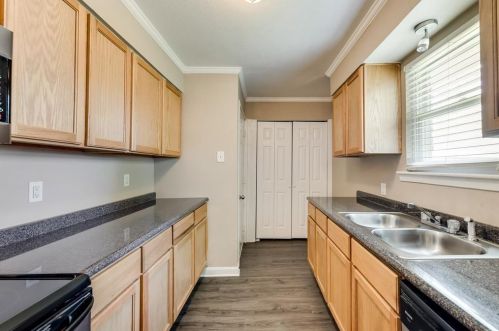 7521 College Cir, Fort Worth TX  76180-6233 exterior