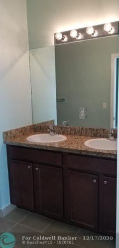 1313 147th Ter, Hollywood FL  33027-6185 exterior