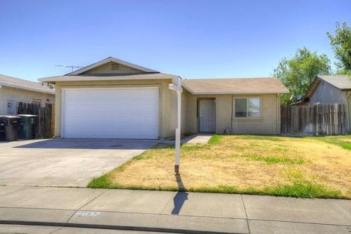 6037 Arcaro Dr, Riverbank, CA 95367-3137
