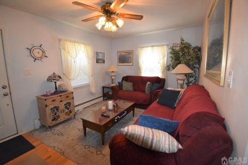 19 Sherman Ave, East Brunswick, NJ 08816-4346