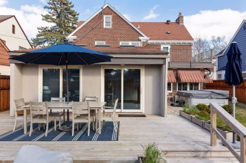 2716 Ewing Ave, Minneapolis MN 55416-4212 exterior