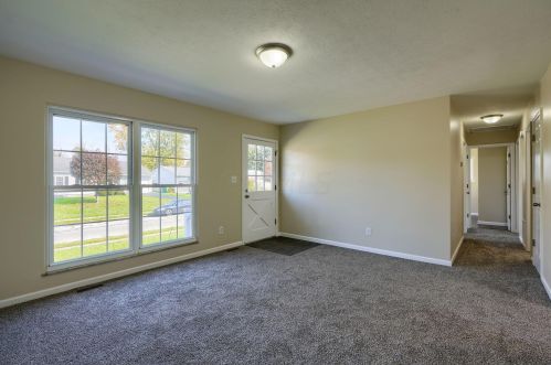 815 Lakeview Dr, Marysville OH  43040-1238 exterior