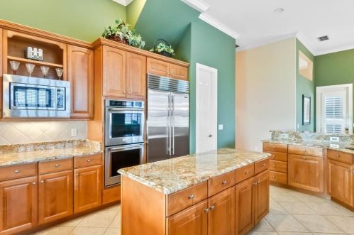 4916 Keeneland Cir, Orlando FL  32819-3141 exterior