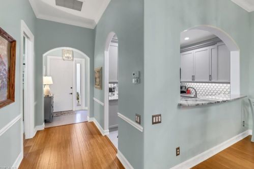 670 Catamaran Ct, Naples, FL 34110-3673