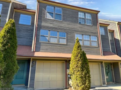 38 Lexington Ln, West Milford Lakes, NJ 07480-4907