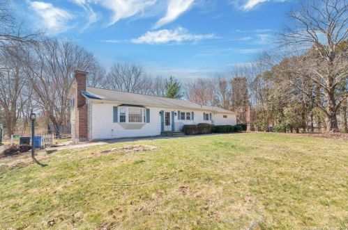 11 Caulkins Rd, Norwich, CT 06360-1659