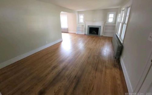 49 Norman St, Manchester CT  06040-6113 exterior