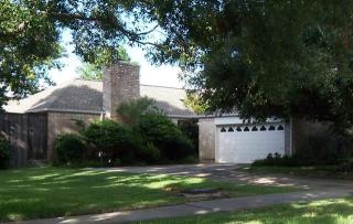 12222 Rocky Knoll Dr, Houston, TX 77077-5928