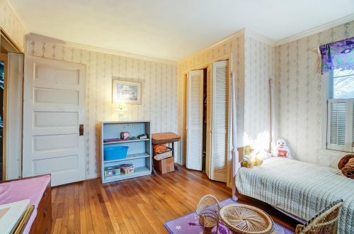 194 Center St, London OH  43140-1406 exterior