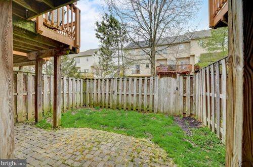 2496 Clover Fld Cir, Herndon VA  20171-4339 exterior