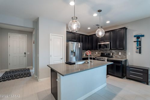 5564 Guthrie Peak Dr, Green Valley, AZ 85622-8115
