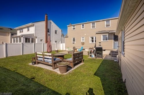 162 Franklin Pl, Roselle Park, NJ 07204-1914