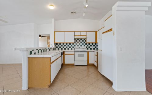 8761 Pomegranate St, Tucson AZ  85730-5735 exterior