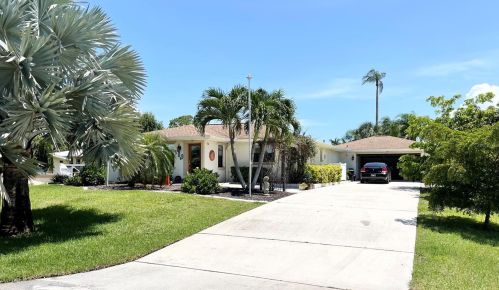 309 Citrus Dr, Nokomis, FL 34275-3736