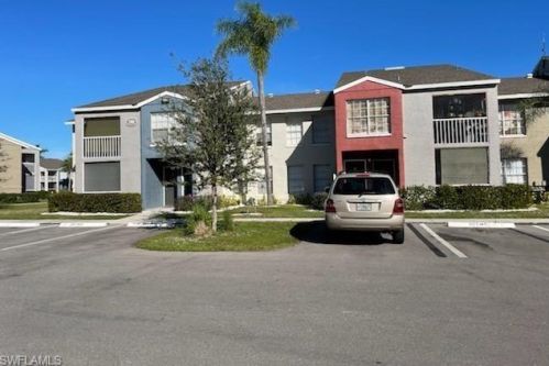 201 Santa Clara Dr, Naples, FL 34104-5439