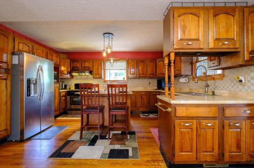 18 Homekort Ave, Pittsburgh, PA 15229-1649