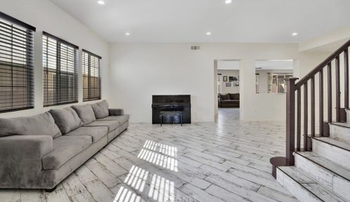 4620 Jewel Dr, Lancaster, CA 93536-4109