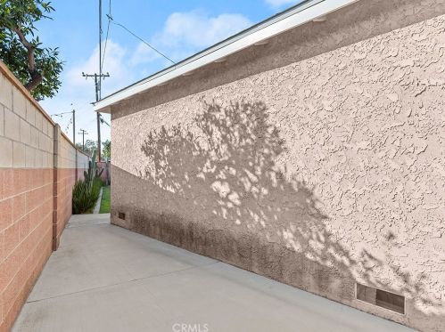 6708 Daneland St, Lakewood CA  90713-2101 exterior