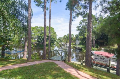 1388 Peninsula Ln, Palm City, FL 34990-1937