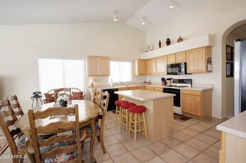 4109 Escuda Dr, Glendale AZ  85308-7410 exterior