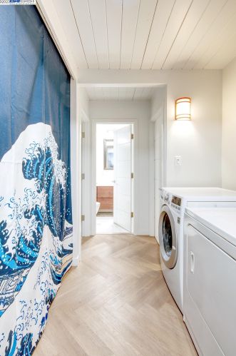 1104 Hollenbeck Ave, Sunnyvale CA 94087-2403 exterior