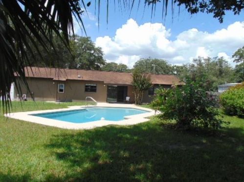 1004 Wildrose Dr, Lutz FL  33549-5656 exterior