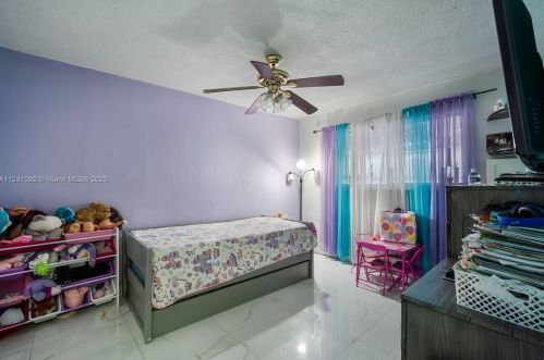 690 50 St, Hialeah FL  33013-1624 exterior