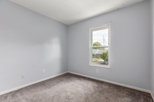 42 Meadow Wood Dr, Florence KY  41042-9323 exterior