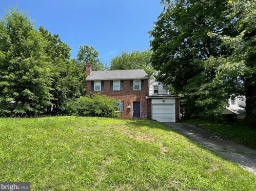 65 Salisbury Dr, Wilmington, DE 19809-3428