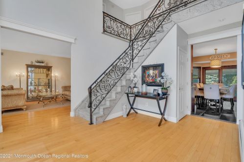 142 Serpentine Dr, Morganville NJ  07751-1400 exterior