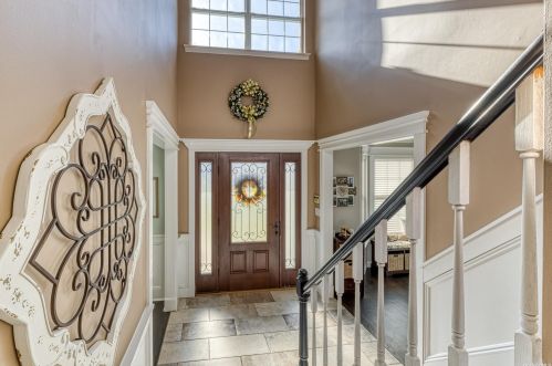 9 Keystone Ct, South Setauket, NY 11720-2882