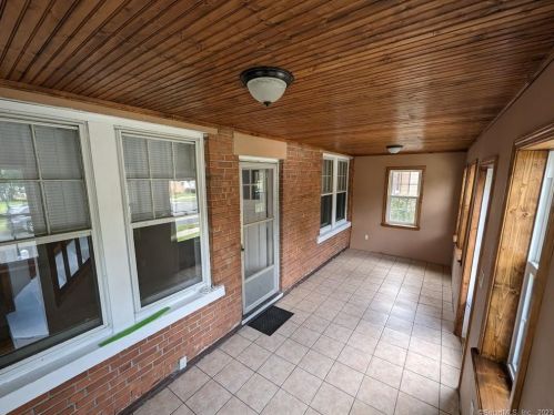 83 Faneuil St, Windsor CT 06095-4523 exterior