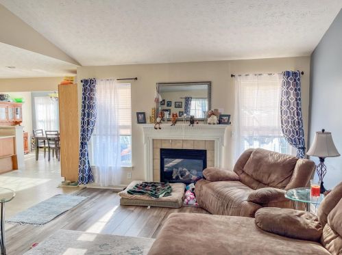 115 Springhouse Dr, Englewood OH  45322-8795 exterior