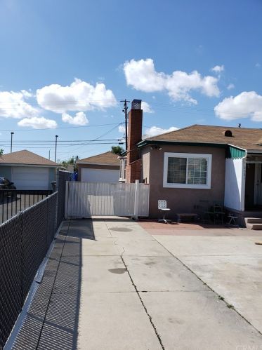 6081 Homewood Ave, Buena Park CA  90621-2407 exterior