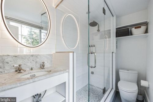 320 Iseminger St, Philadelphia PA  19107-5904 exterior