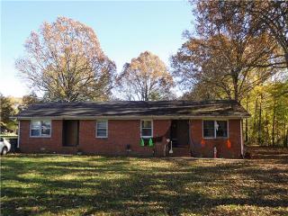 1517 Rogers Cir, Manchester, TN 37355-2552