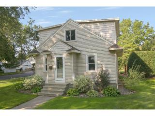 402 11th Ave, Hopkins MN  55343-7844 exterior