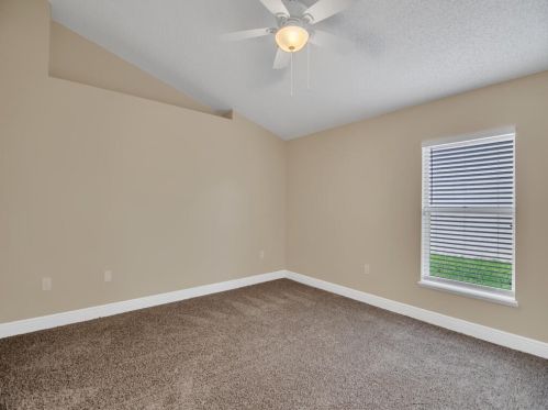 1220 25th Ter, Vero Beach FL 32968-5068 exterior