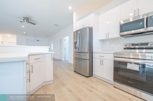4243 Muncie St, Fort Pierce, FL 34953-8301
