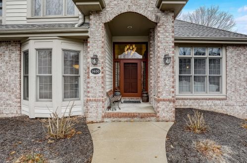 1400 Schloemer Dr, West Bend, WI 53095-4577
