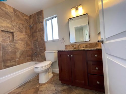 1870 Summerfield Ct, Oakley CA  94561-3074 exterior