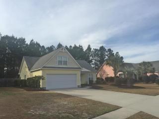 122 Palm Dr, Winnabow, NC 28479-5668